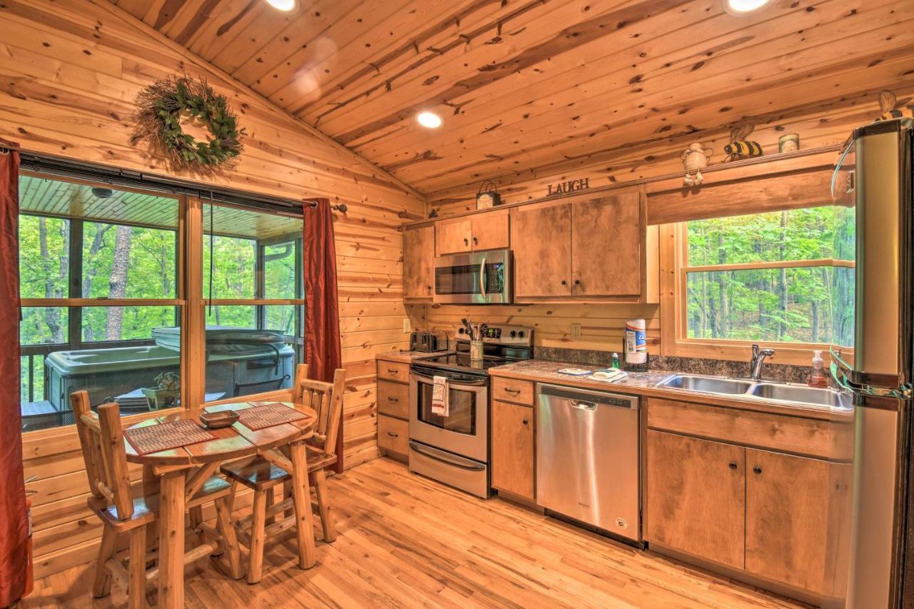 The Honeybee Cabin With Private Porch And Hot Tub Clarkesville Dış mekan fotoğraf