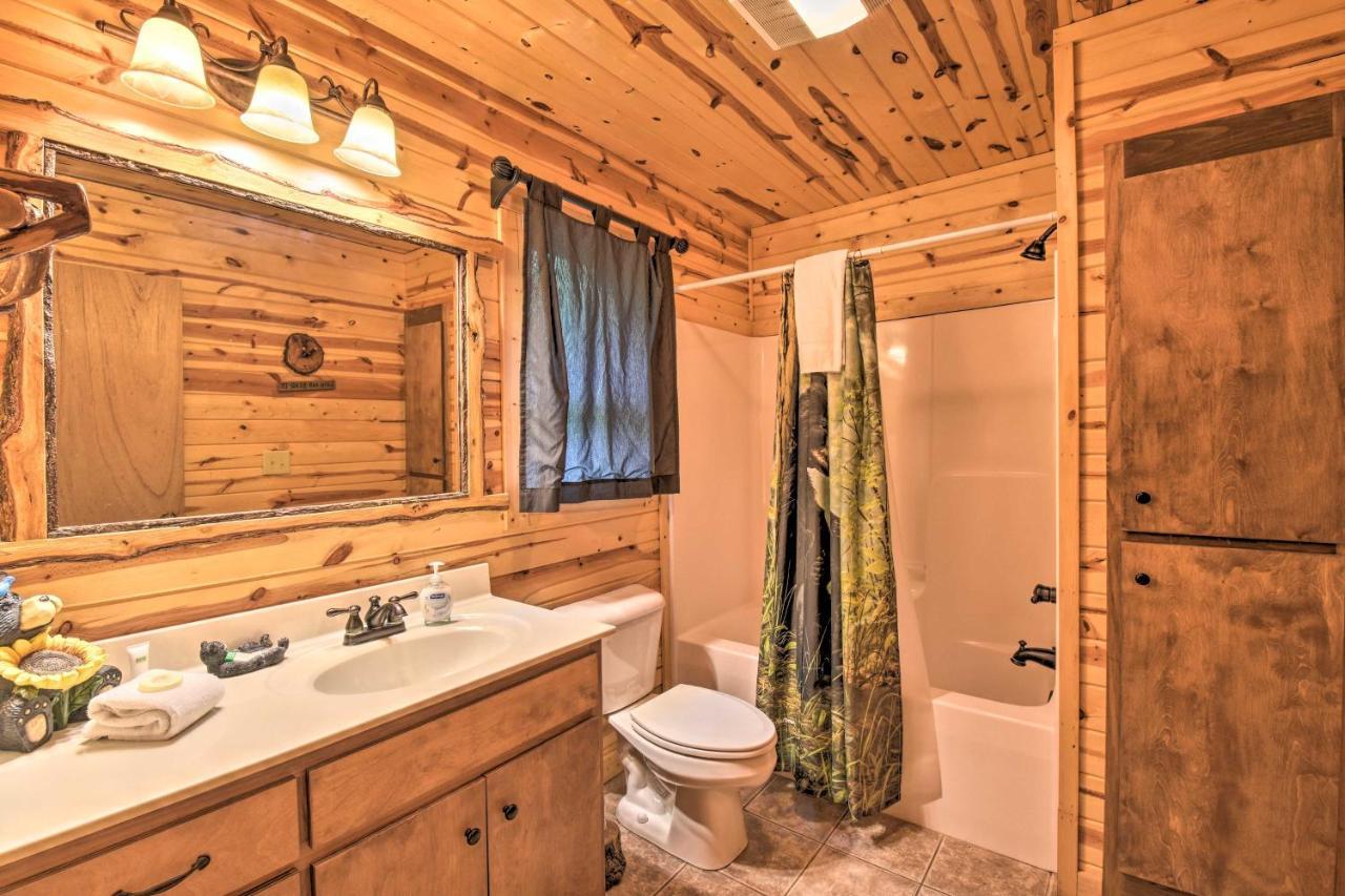 The Honeybee Cabin With Private Porch And Hot Tub Clarkesville Dış mekan fotoğraf
