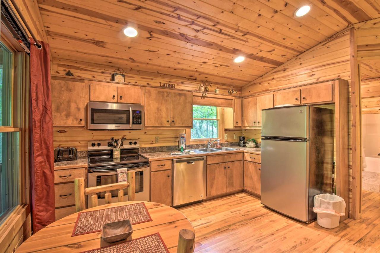 The Honeybee Cabin With Private Porch And Hot Tub Clarkesville Dış mekan fotoğraf
